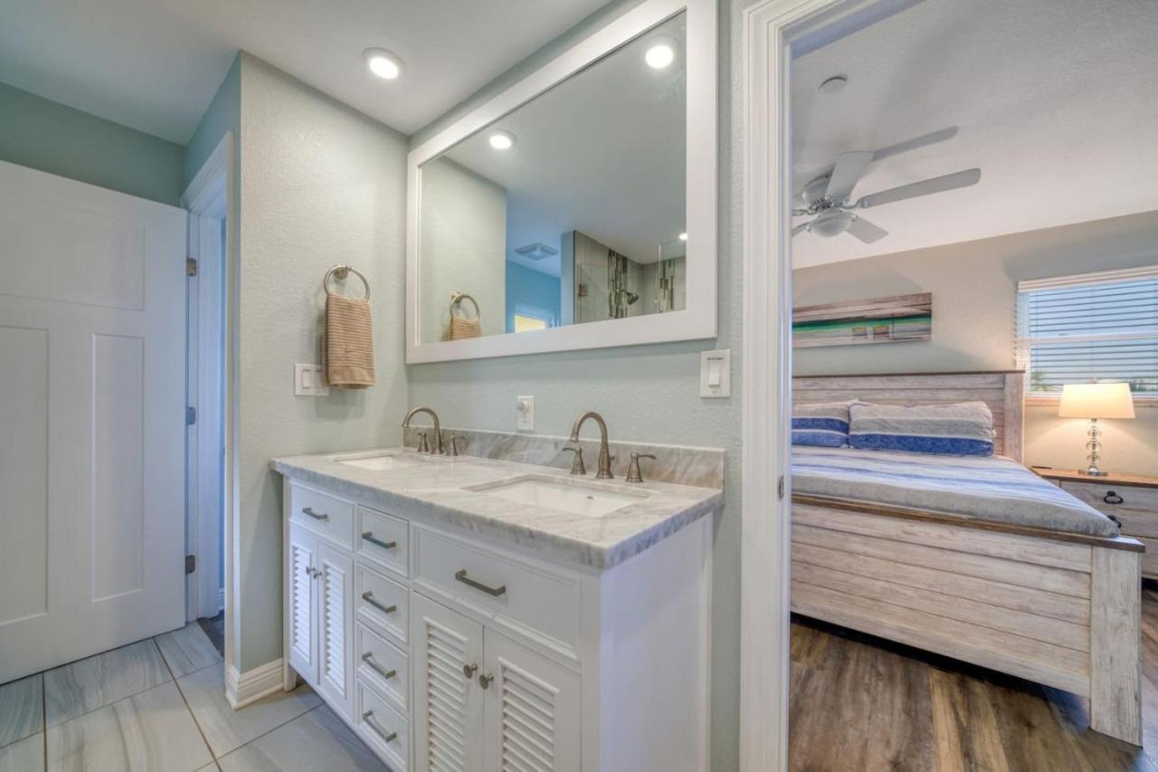 Four Shores Unit 3 Gulf Condo Direct Gulf With Pool And Spa Clearwater Beach Eksteriør bilde